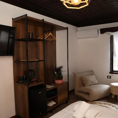 Ador Boutique Hotel Berat Exterior photo