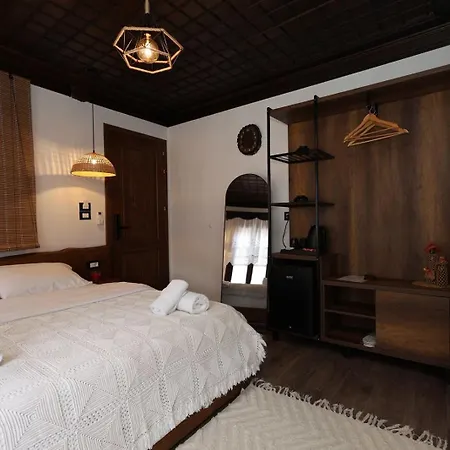 Ador Boutique Hotel Berat Exterior photo