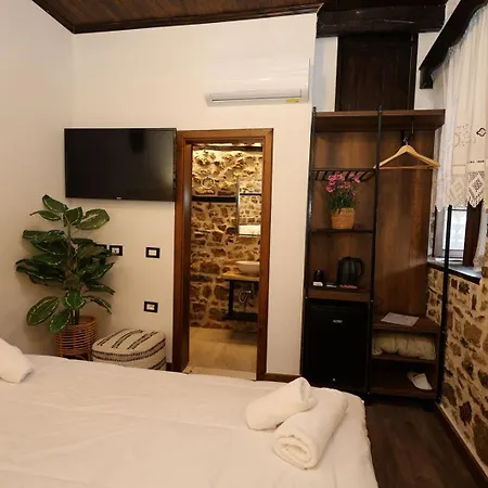 Ador Boutique Hotel Berat Exterior photo