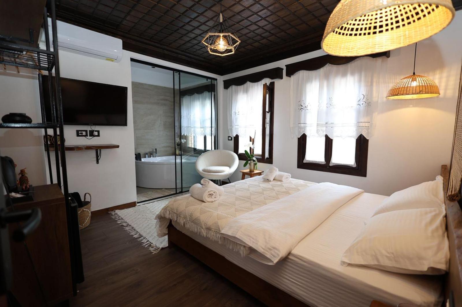 Ador Boutique Berat